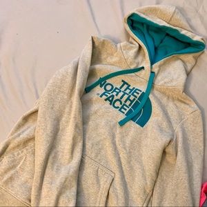 The north face pull over